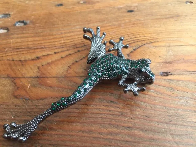 Leaping Frog Green Crystal Lapel Pin
