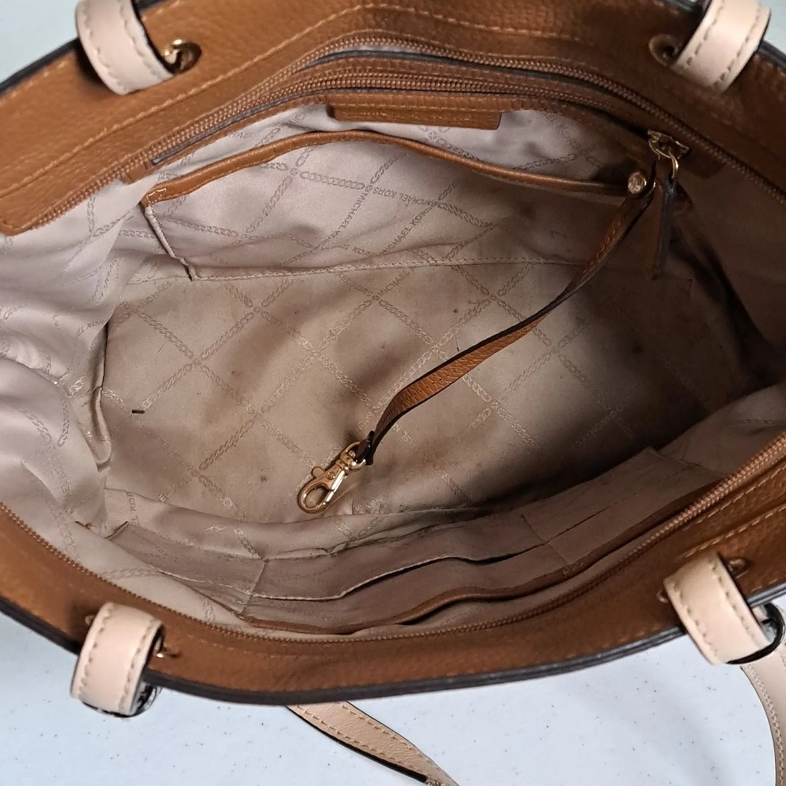 Michael Kors BEDFORD Pebble Leather Pocket Tote ACORN/GOLD