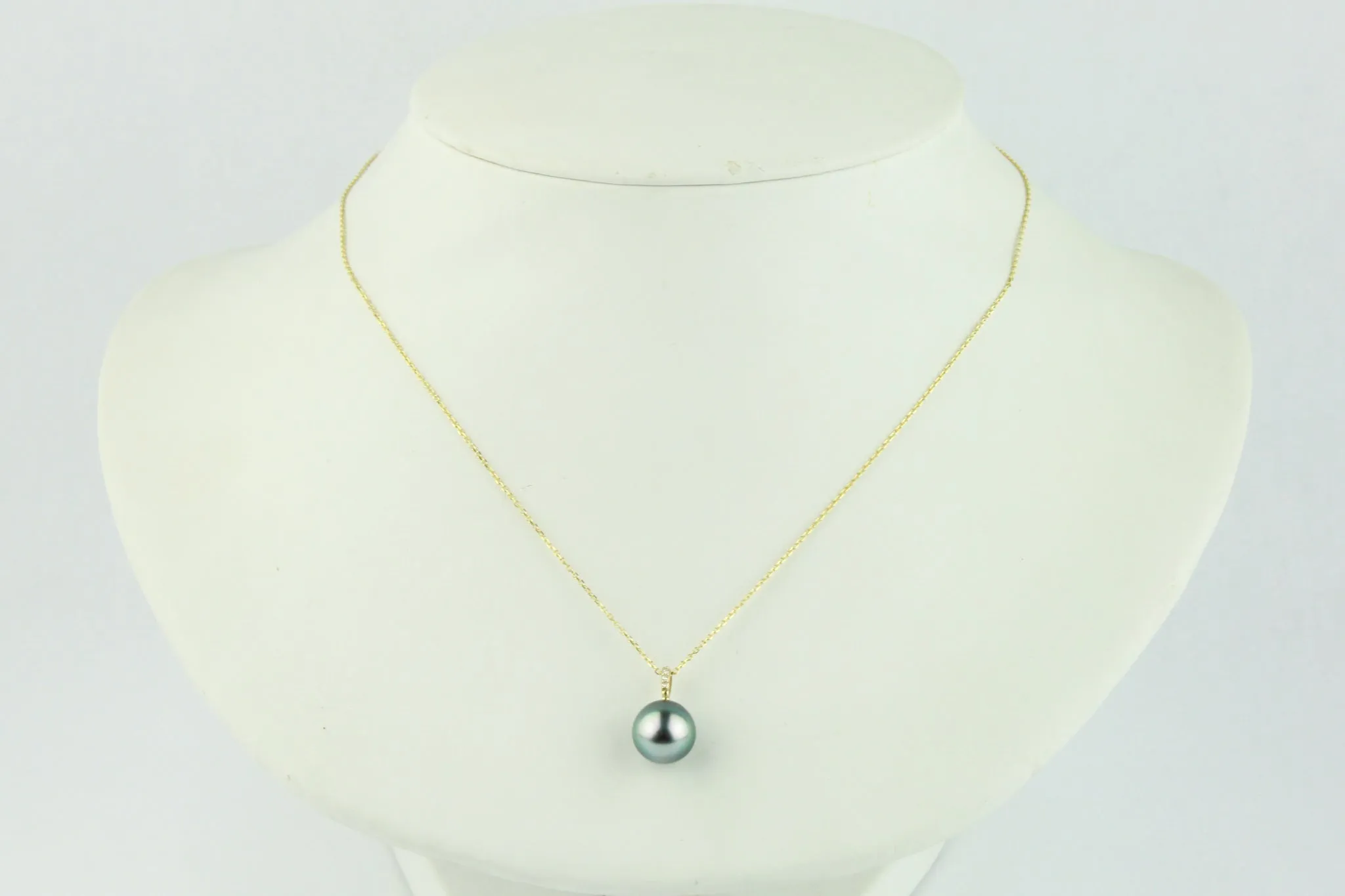 Tahitian Flashy Rainbow Pearl & Diamond Éclat Pendant or Necklace on 14KYG
